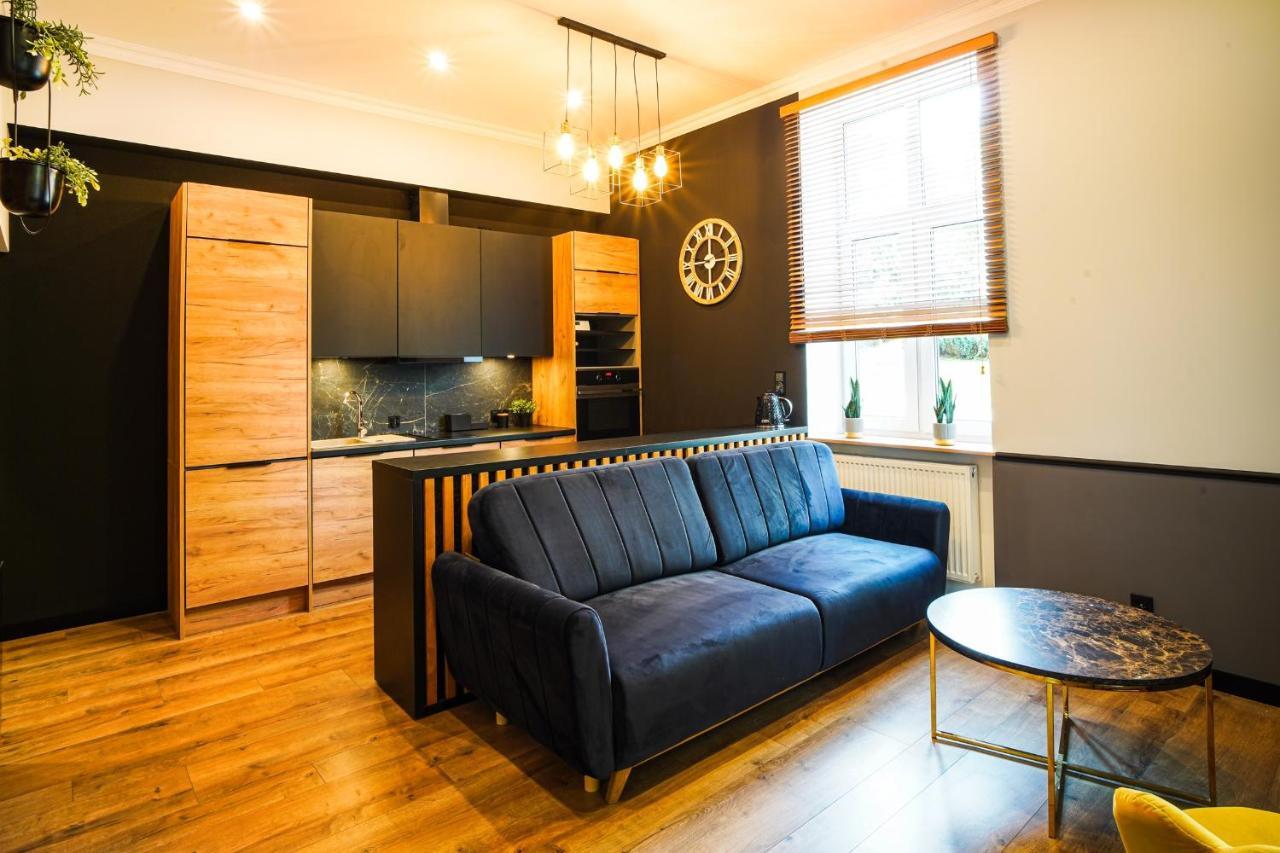 Apartament Z Jacuzzi W Centrum Sanoka Exteriör bild