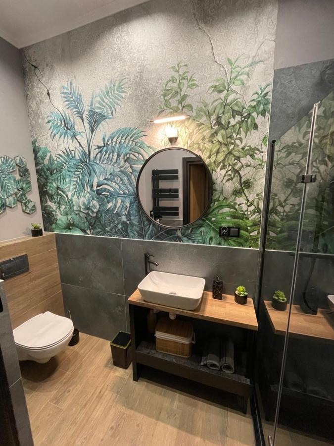 Apartament Z Jacuzzi W Centrum Sanoka Exteriör bild