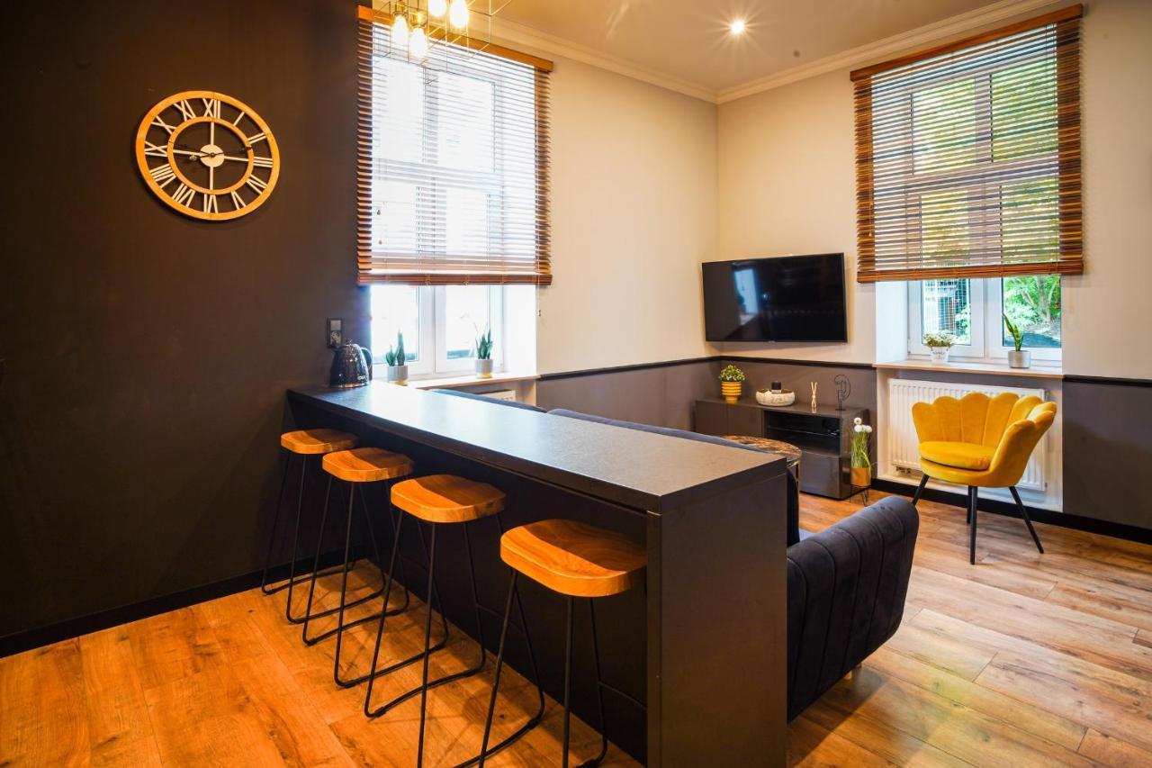Apartament Z Jacuzzi W Centrum Sanoka Exteriör bild