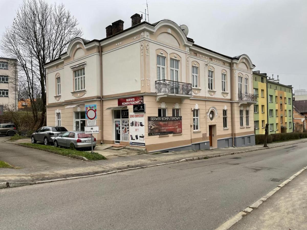 Apartament Z Jacuzzi W Centrum Sanoka Exteriör bild